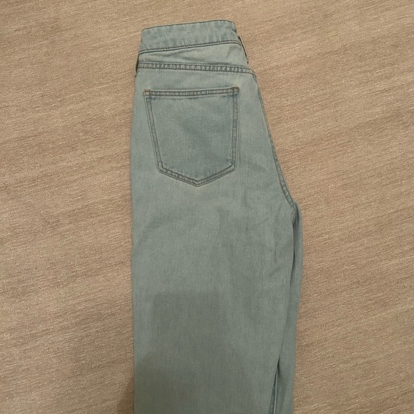 Pacsun size 27 light wash Mom Jeans - Picture 2 of 3